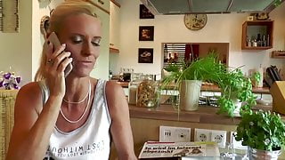 Dirty Tina vom Elektriker anal geerdet…