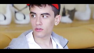 Papa erwischt mich, wenn ich meine Stiefmutter ficke