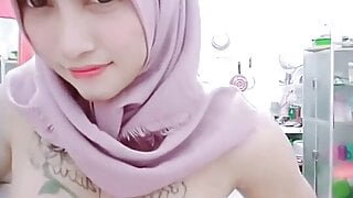 Tudung Melayu Shemale Horny Nak Memburit