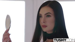 TUSHY Hot Model Enjoys DP On Time Off